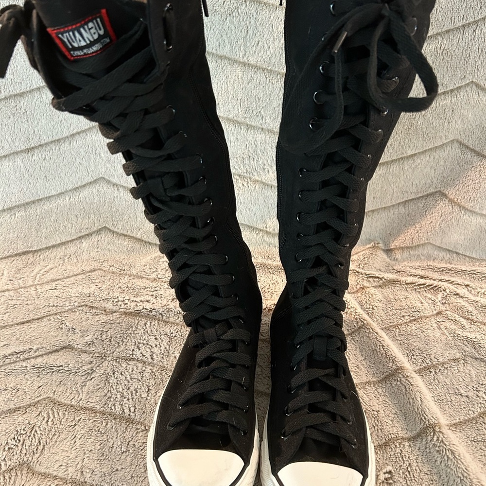 Yuanbu Canvas Women’s Lace Up Mid Calf Sneakers. Sz6 Black. Excellent Condition - Picture 2 of 10